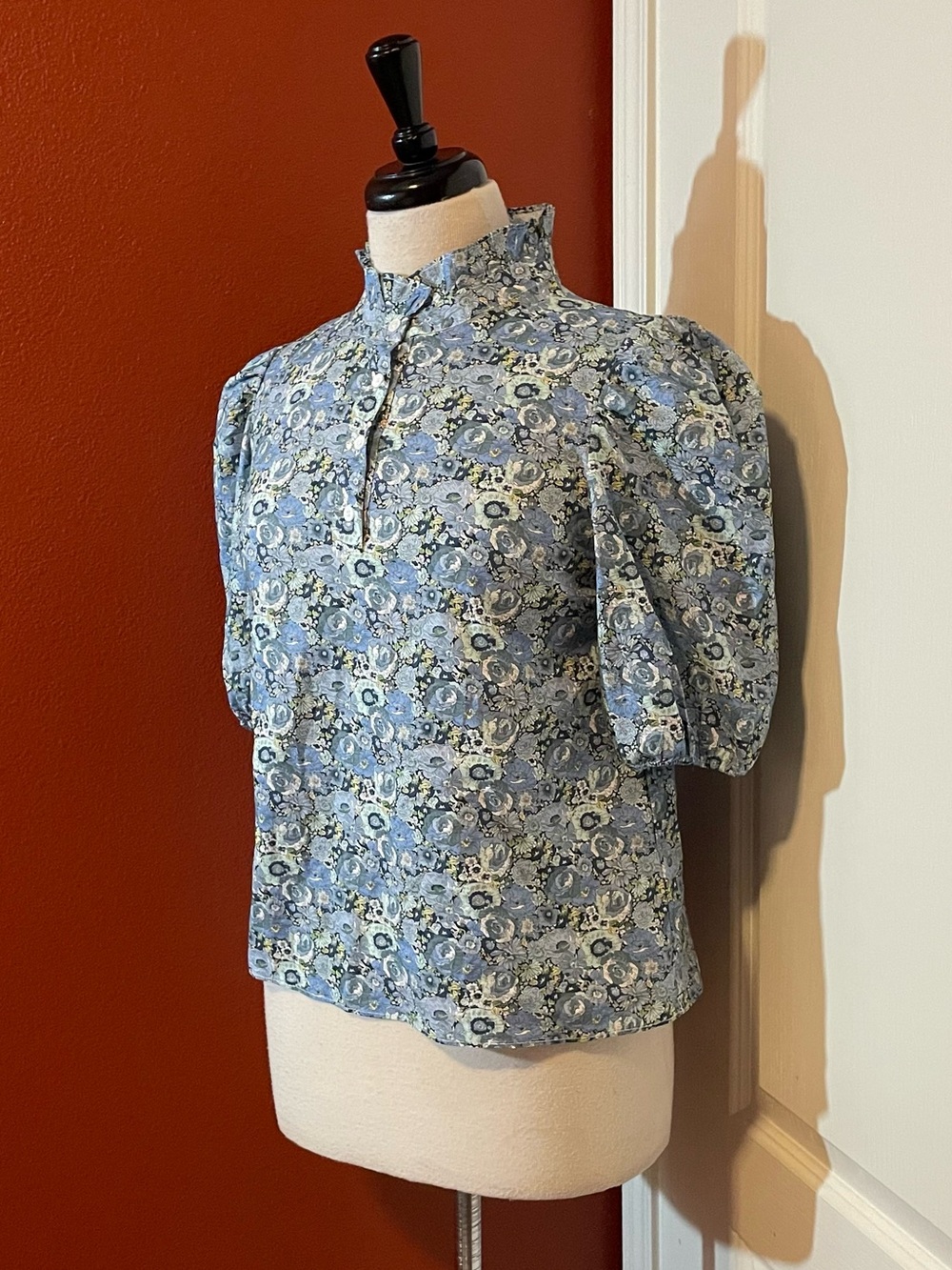 Hyacinth House Women’s Blue Ditsy Florence Tuckernuck Floral Ruffle Blouse Top
